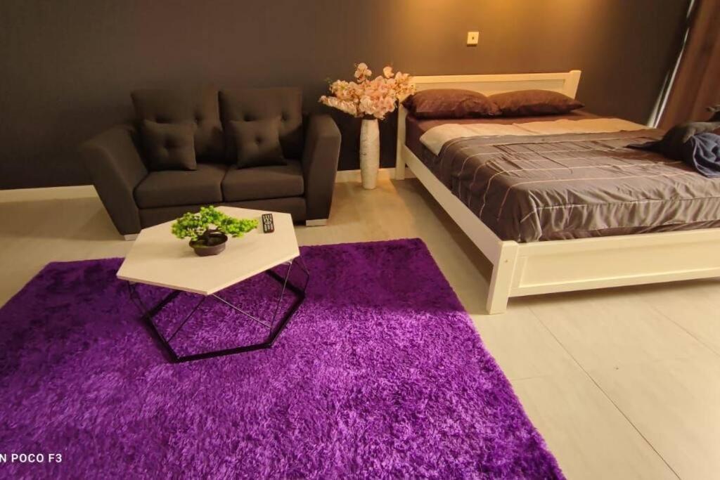 Bs129- Klia Self Check-in- Wi-fi-netflix- Parking-pool, Bell Suites, Kota Warisan 5087 Apartment Cyberjaya